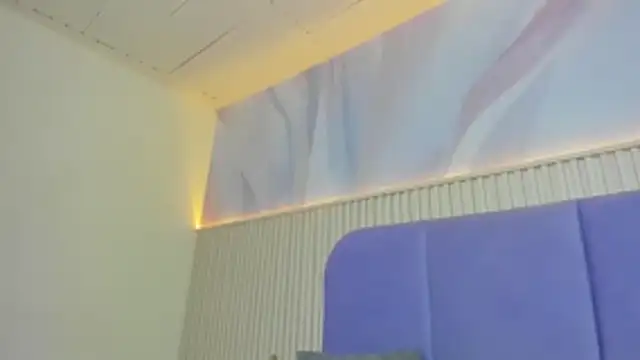 Mila_Saint live cam preview