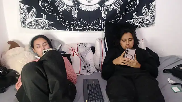emily_n_abby
