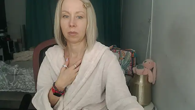 LuxuryNika live cam preview