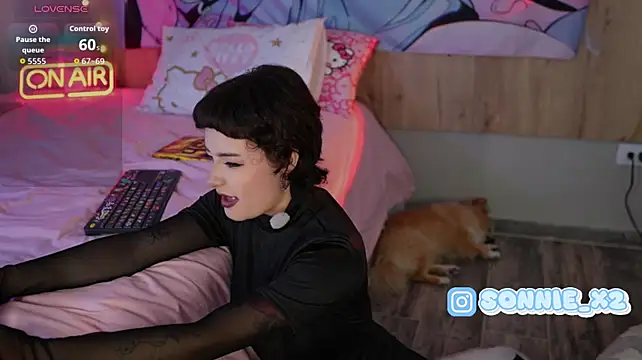 Sonnie_mami live room snapshot on Stripchat