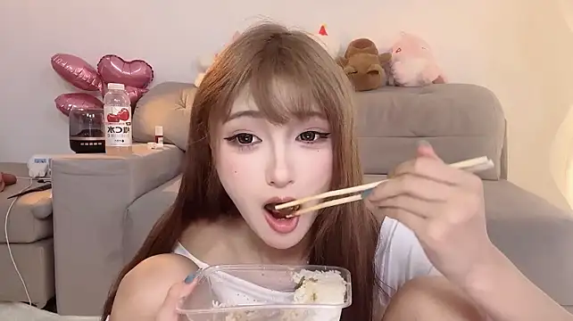 yaoyao_o (F teen) - 换情趣衣服跳舞