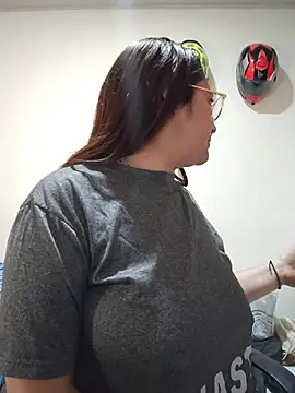 samm_curvy