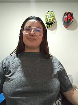 samm_curvy