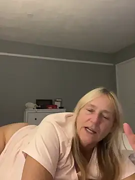 Blondnboujee53