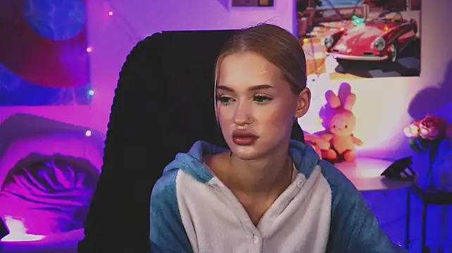 AngelaHolmes