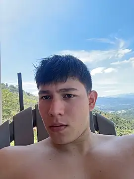 James（JamesCr_）