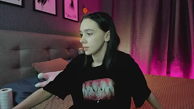 Lesi_Moonie01