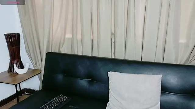 Mila_white1