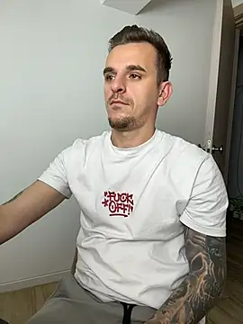 Huge_cock22cm live cam on StripChat