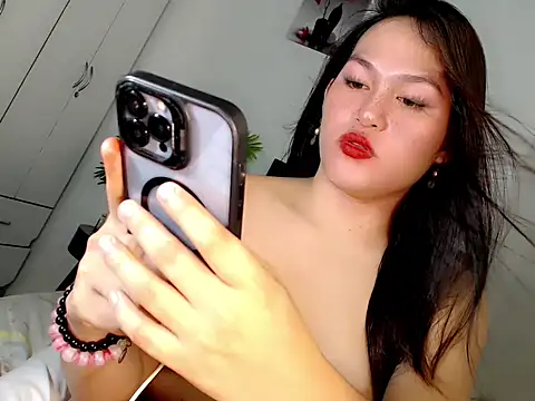 Miss_twinny21 live cam on StripChat