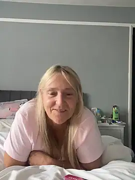 Blondnboujee53 live cam preview