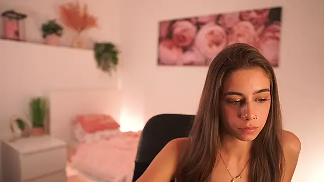 OliviaMoretti live cam on StripChat