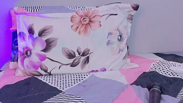 NaomiKlarc