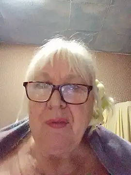 Alexia64231 live cam on StripChat