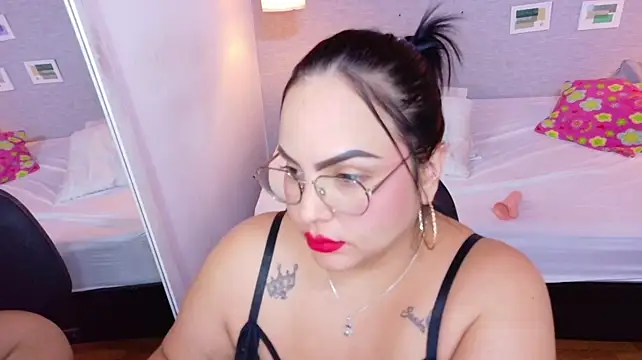 Curvy_sexyvalen webcam