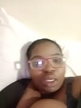 ShySexyBaddiexx webcam