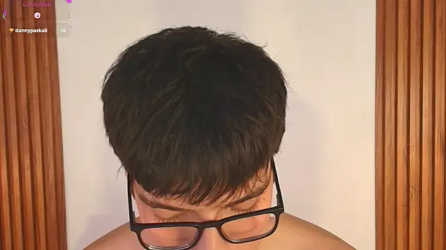 milo_wolff (M twink) - SHOW ASS AND DICK