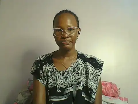 Mimo254 live cam on StripChat