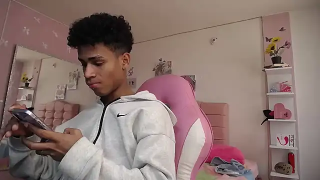 Santy_bigcock_01