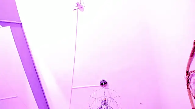 Nahomy_Collins_
