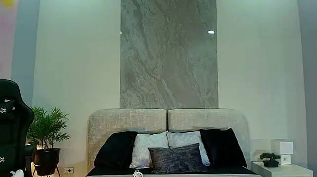Megan_lux_