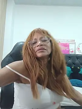 BustyMilf_