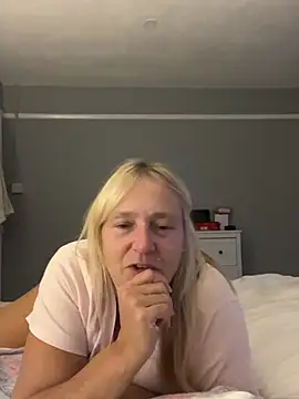 blondnboujee53 live