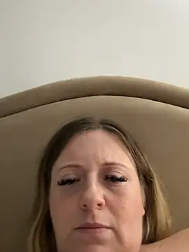 poppyshaw_ live
