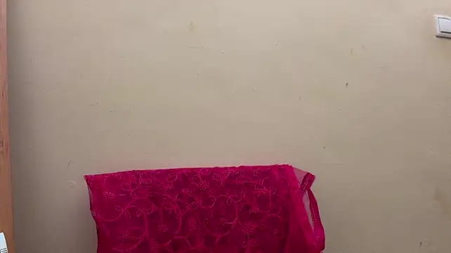 NgaMuszar live cam on StripChat