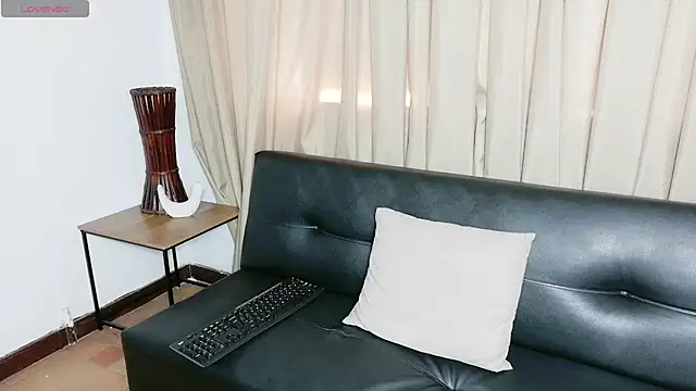 Mila_white1