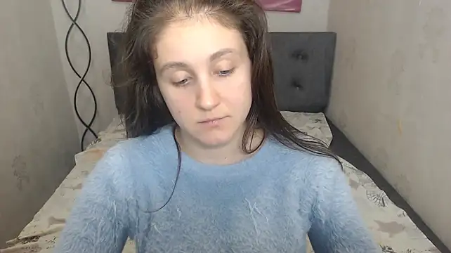 Holliy_Cooper live cam on StripChat