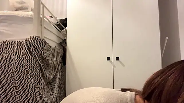 sereneglowz live cam on StripChat