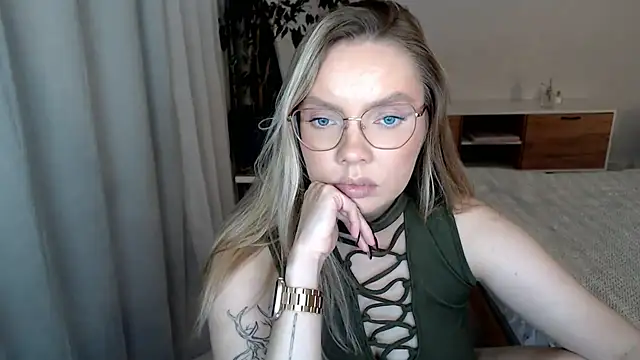 PolinaXXXXXJones