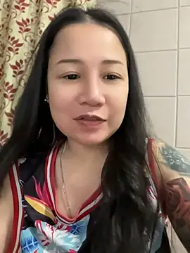 LINDA_HD live cam on StripChat