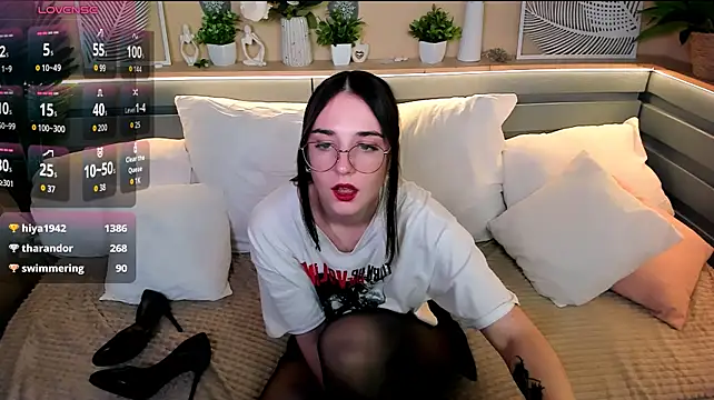 Maya_Wtinter live cam on StripChat