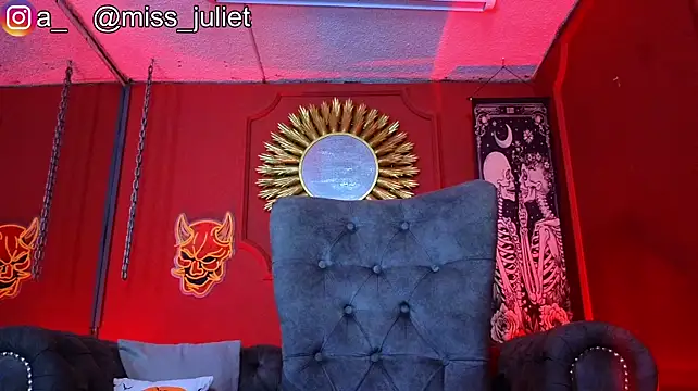 Julieta_Russell webcam