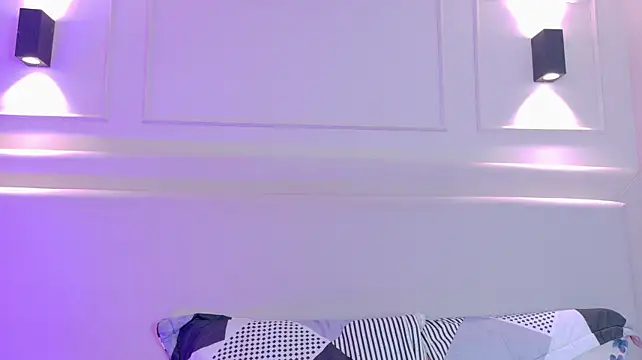 NaomiKlarc