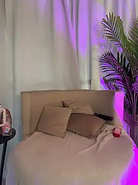 MiaFoxie_