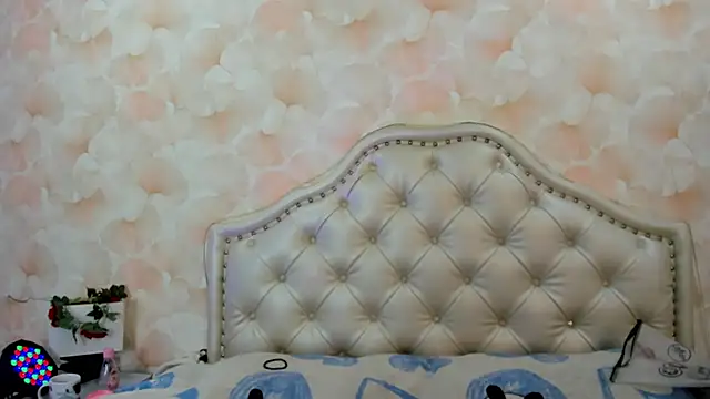 ZoeTaylorl live cam on StripChat