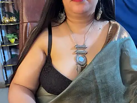 Curvy_Vincy4 live cam on StripChat