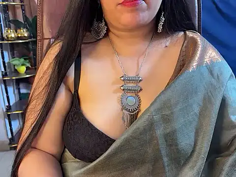 Curvy_Vincy4 live cam on StripChat