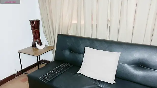 Mila_white1