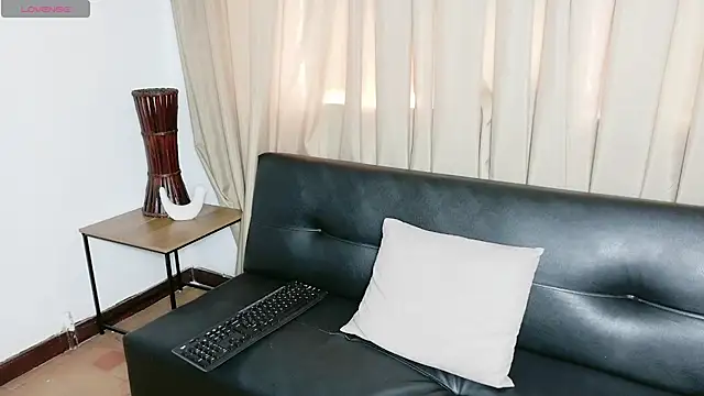 Mila_white1