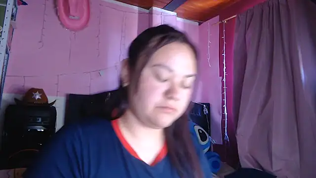 NikkiRous_