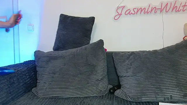 Jasmin-White