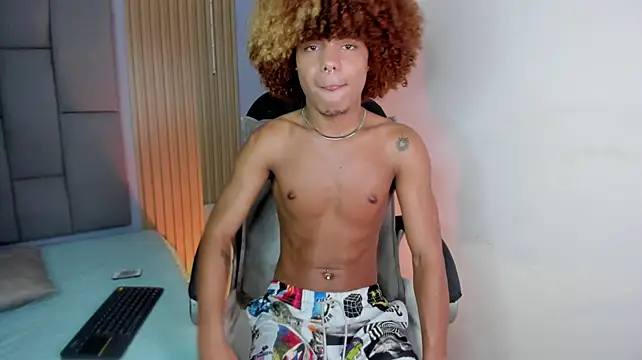 Alexiis_Etereo live cam on StripChat