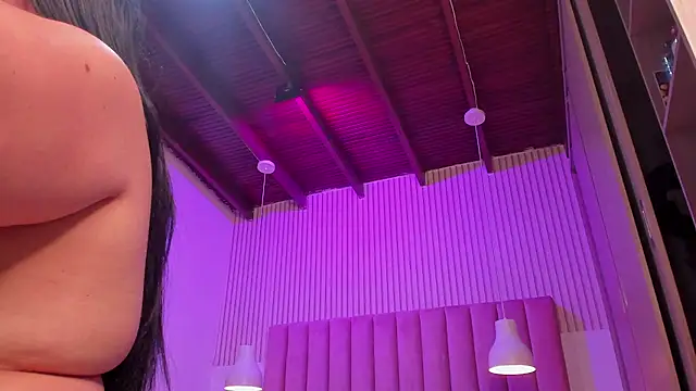 ScarlettDreamss7 live cam on StripChat