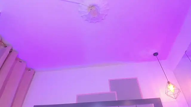 Maddie_Ray live cam on StripChat