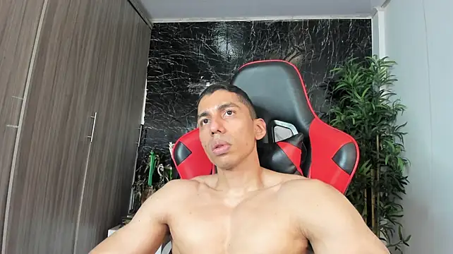 Erik_castle