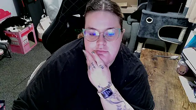 BBW-QUEENIE